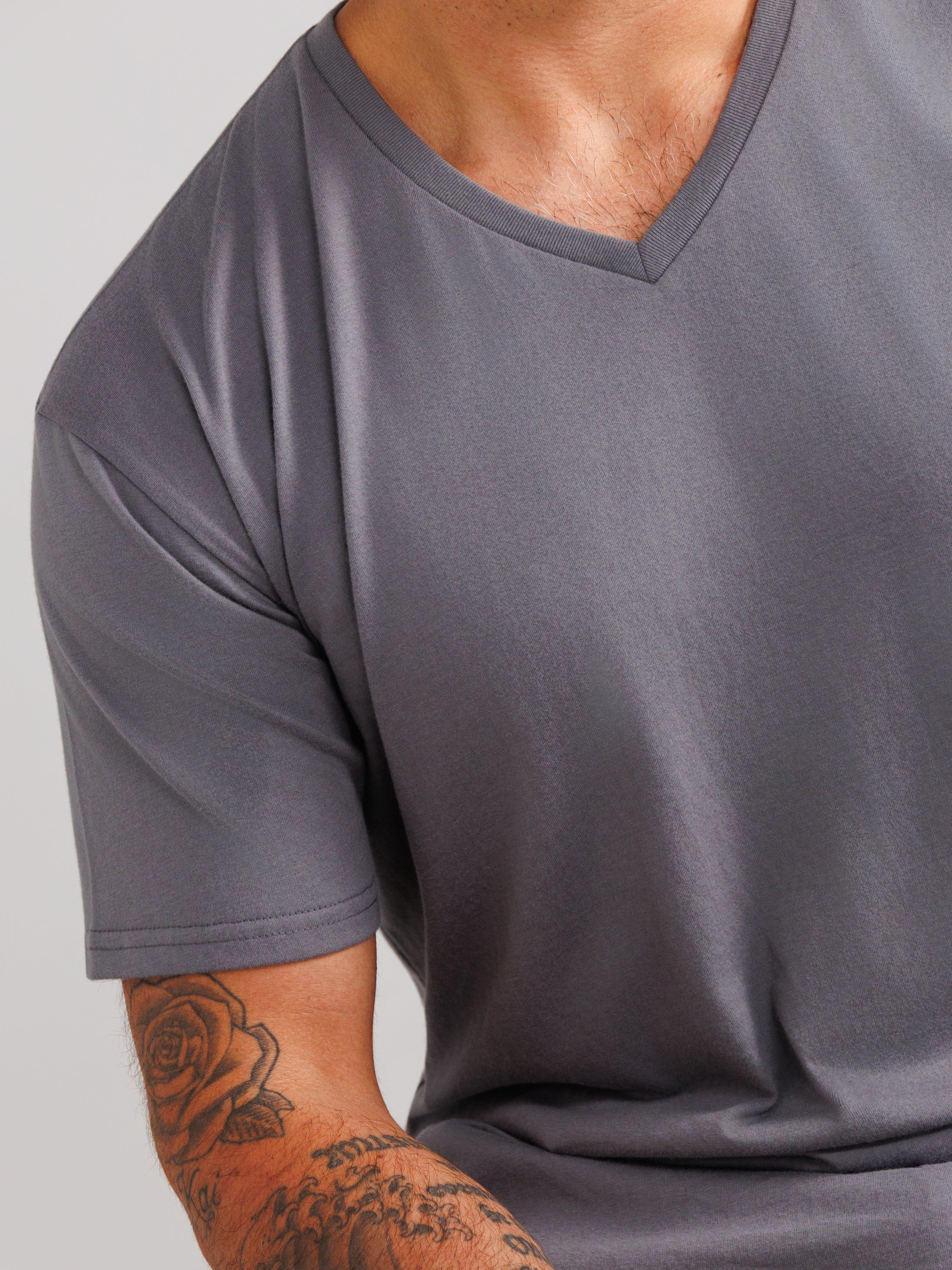 Dark Grey V-Hals T-shirt