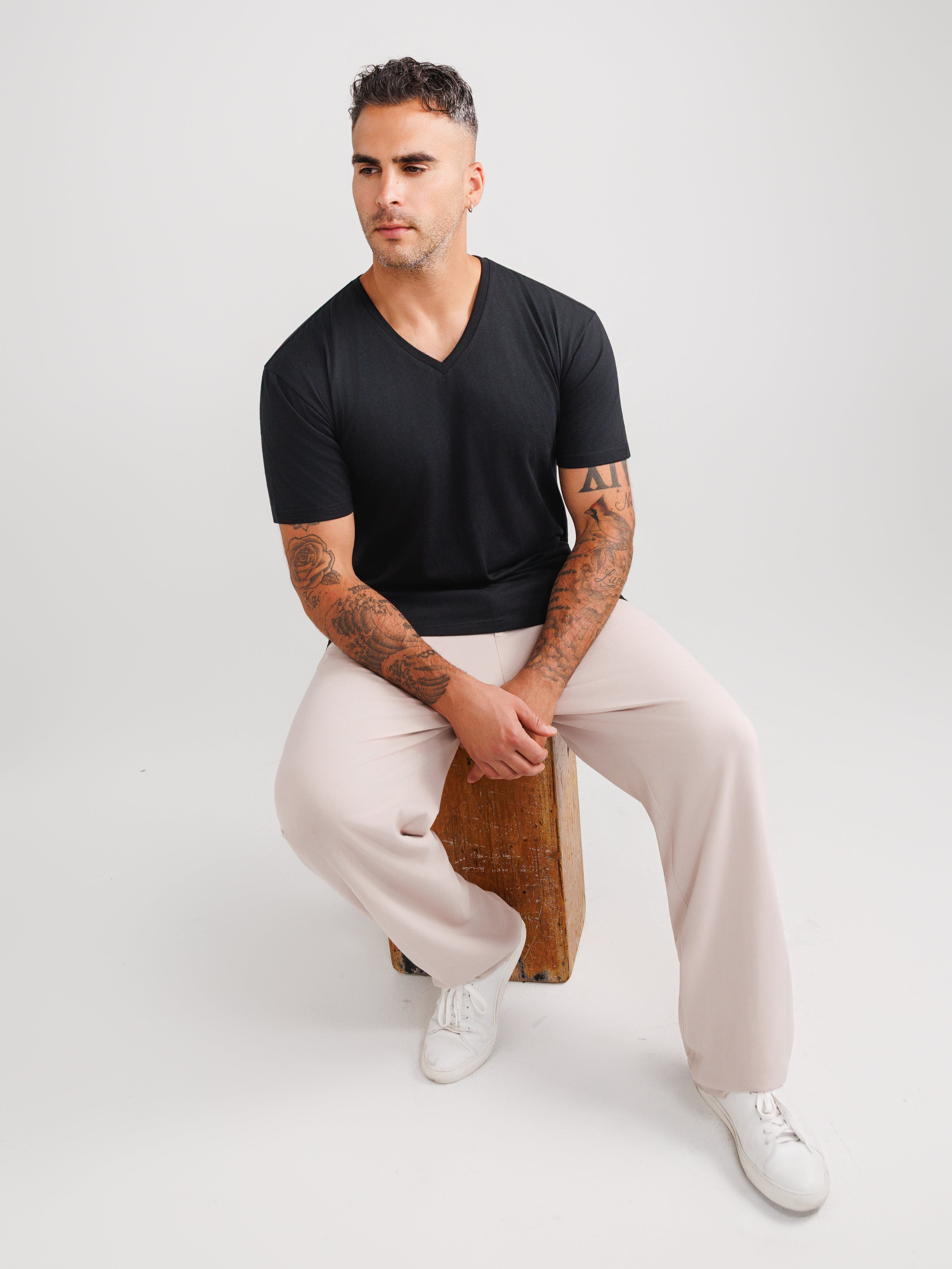 Black V-neck 6-pack