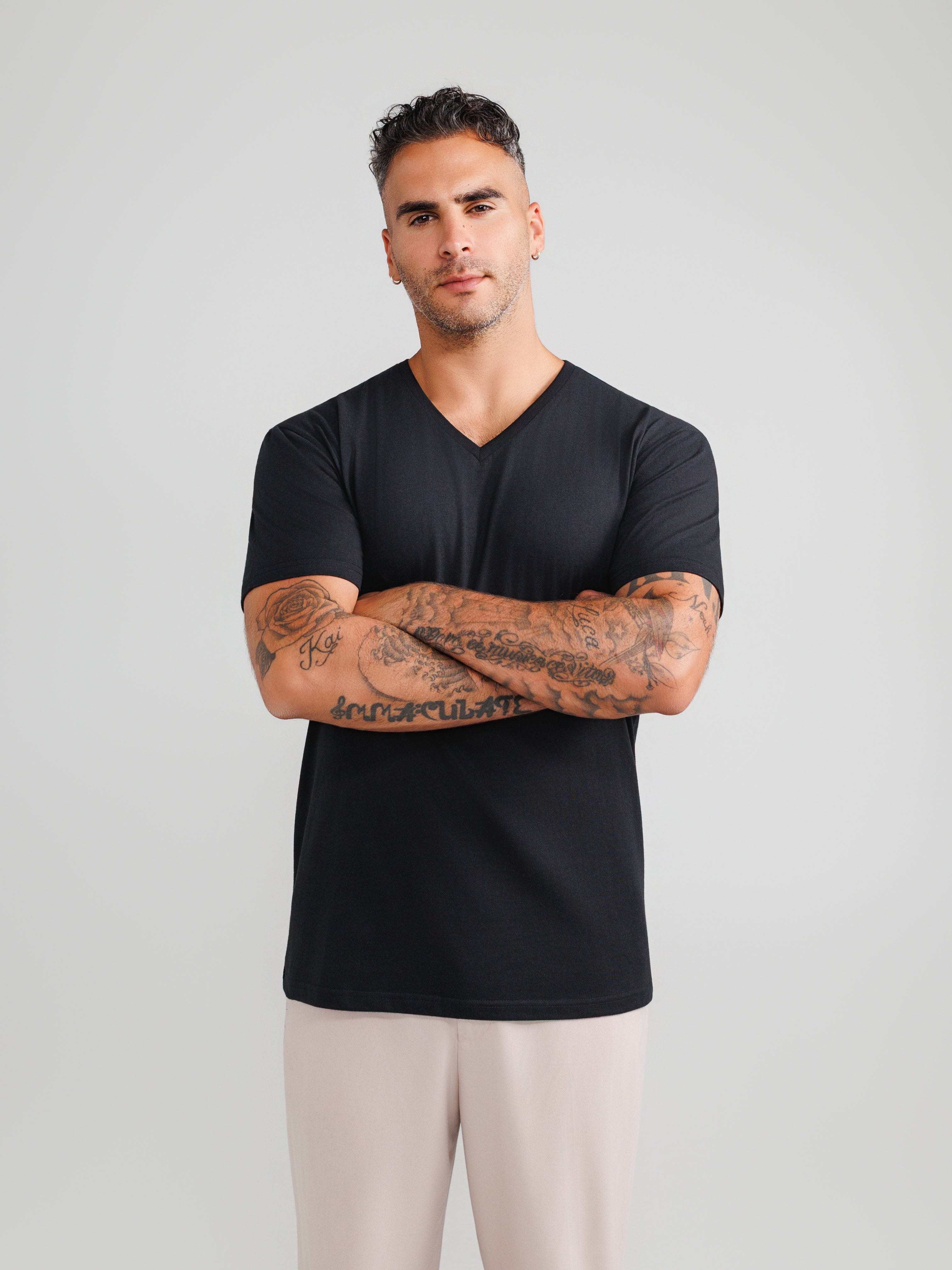 Black V-neck 6-pack